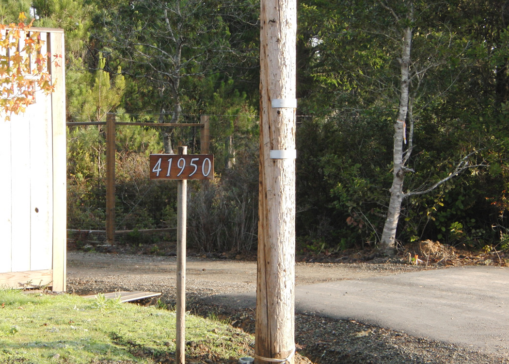 Mendocino Vacation Rental Red Barn Retreat Entry Drive