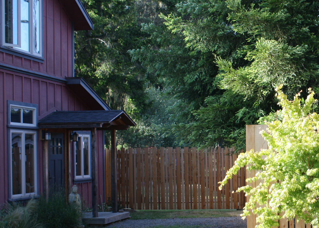 Mendocino Vacation Rental Red Barn Retreat Entrance