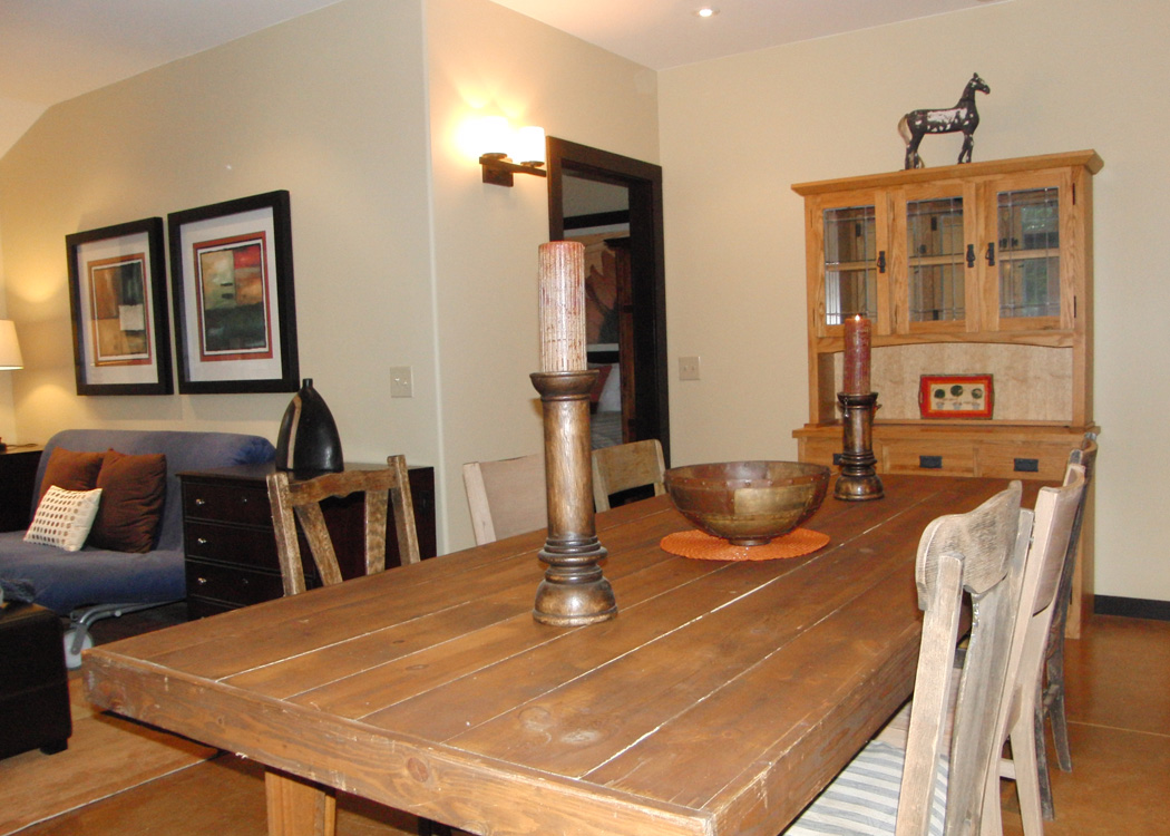 Mendocino Vacation Rental Red Barn Retreat Gathering Table