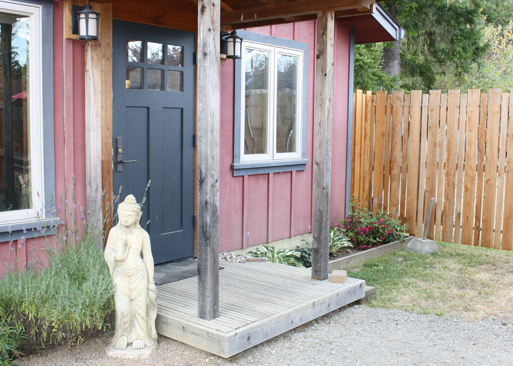 Mendocino Vacation Rental Red Barn Retreat Front Door Welcome